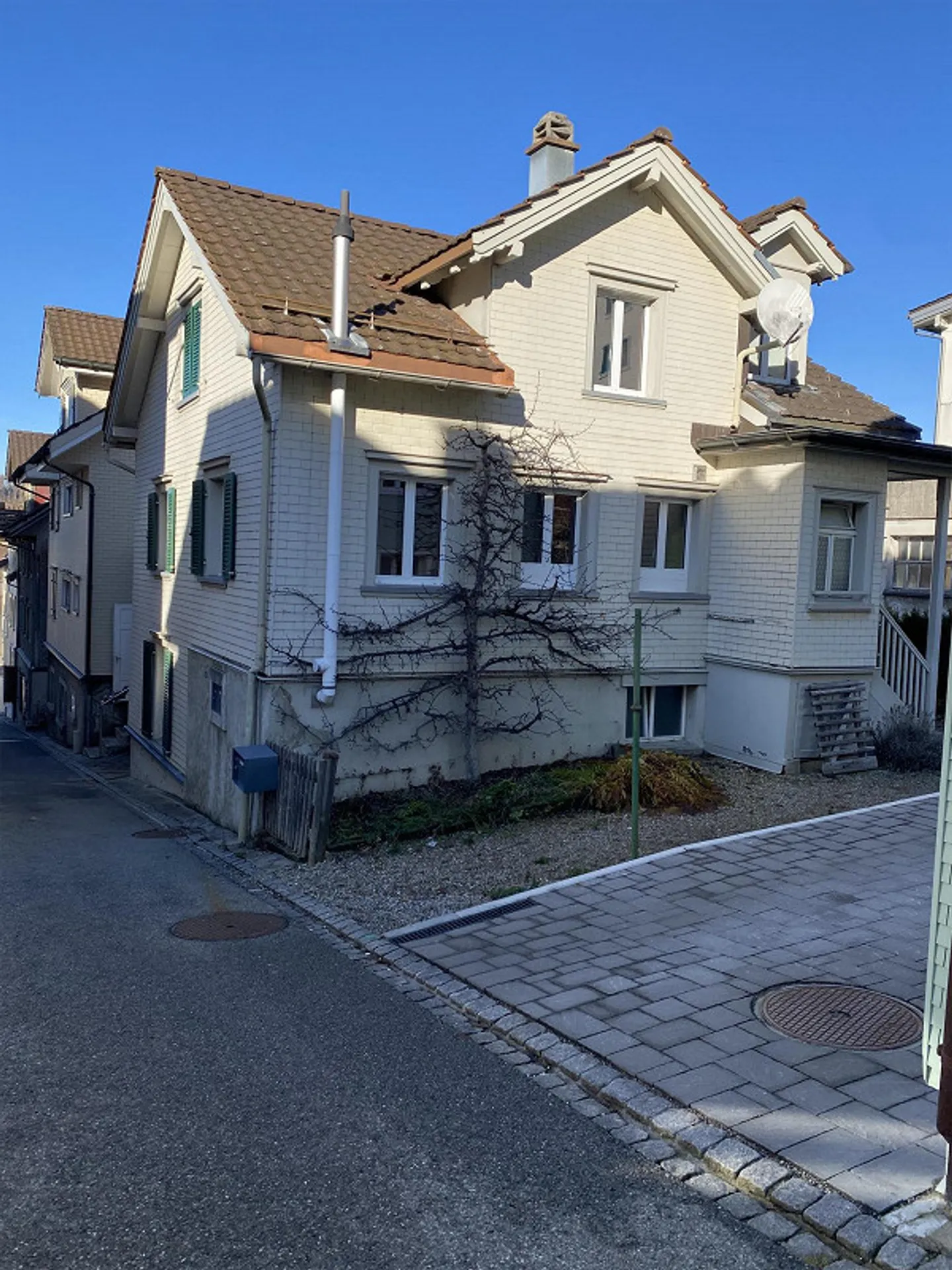 Residential building with commercial space - Photo 1 of 19