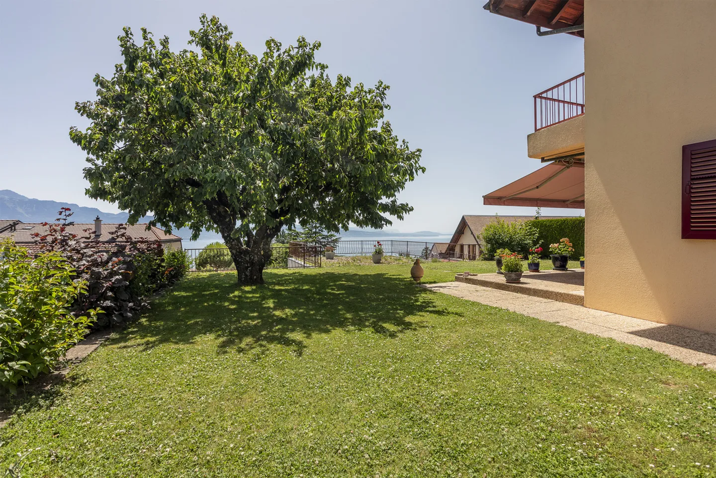 Villa jumelle de 5.5 pièces avec véranda, parkings et garage. - Photo 17 sur 18