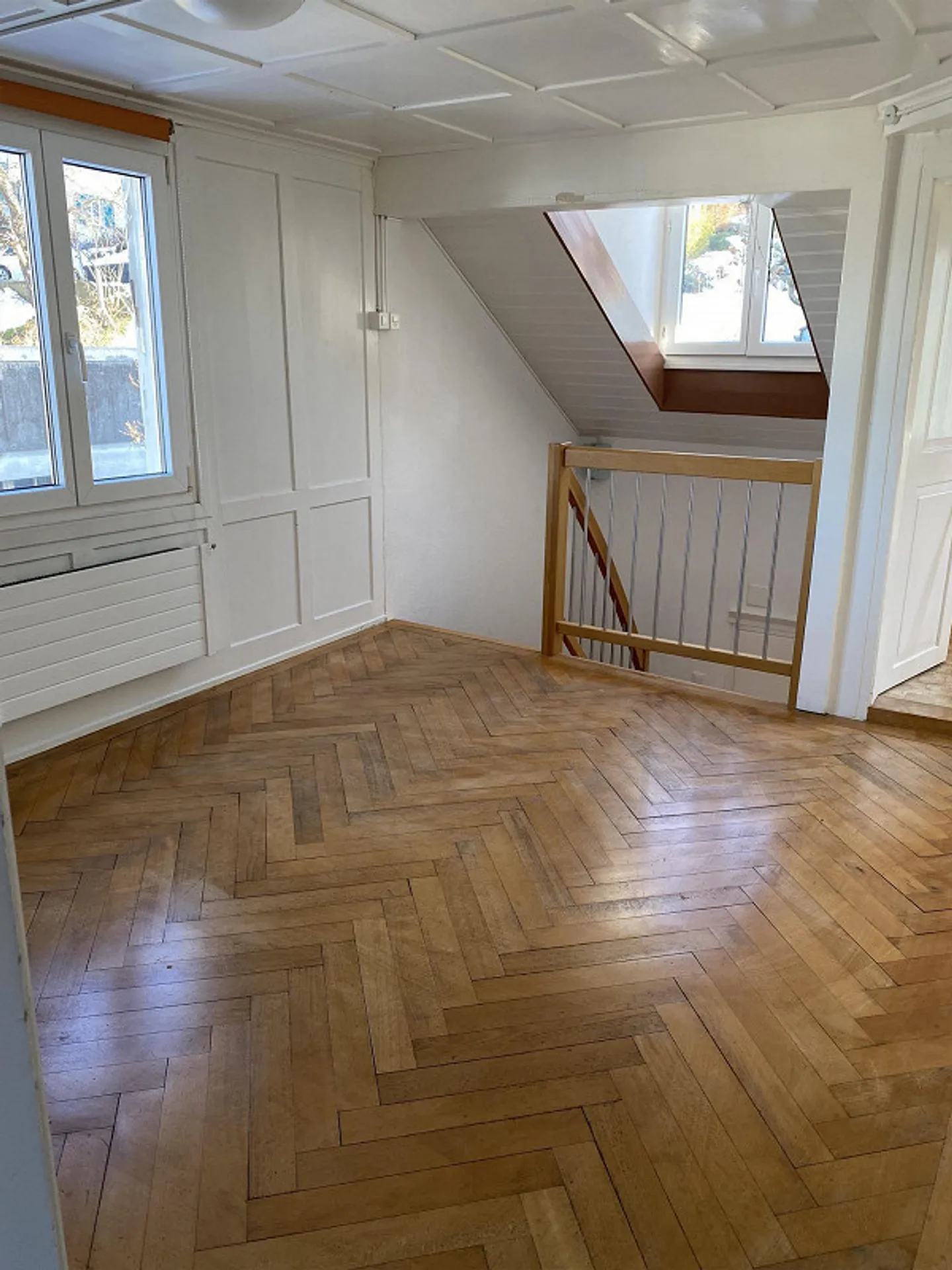 Residential building with commercial space - Photo 15 of 19