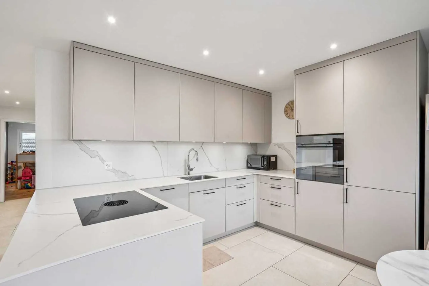 Modernes Apartment in der Natur - Foto 1 von 13