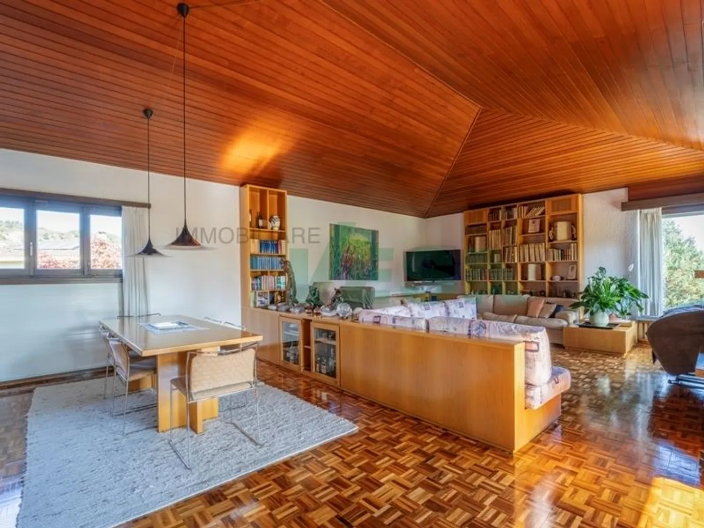 Elegante und einladende Villa in ruhiger Lage - Foto 6 von 11