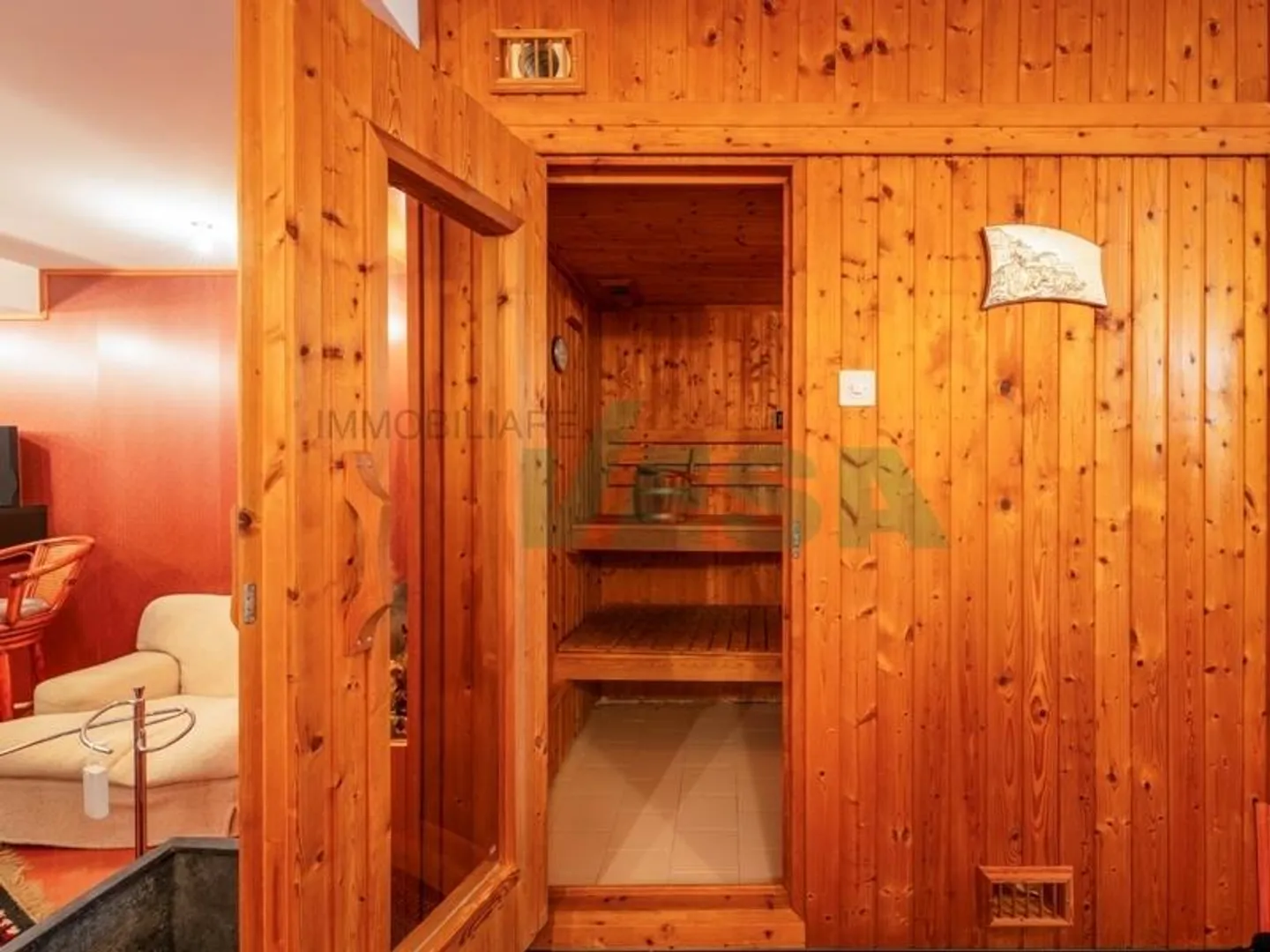 Elegante und einladende Villa in ruhiger Lage - Foto 10 von 11