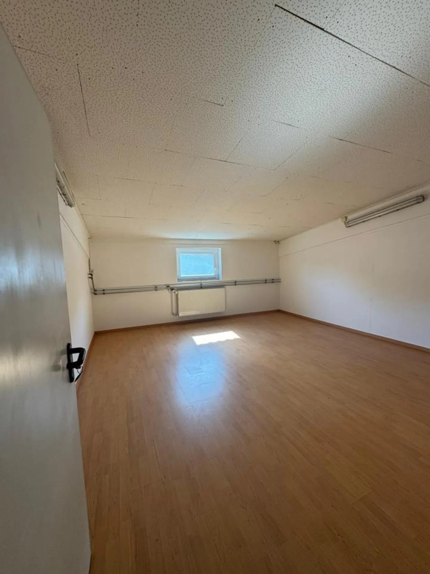 Spazio ufficio/commerciale di 25m2 idealmente situato a Yverdon - Foto 1 di 3
