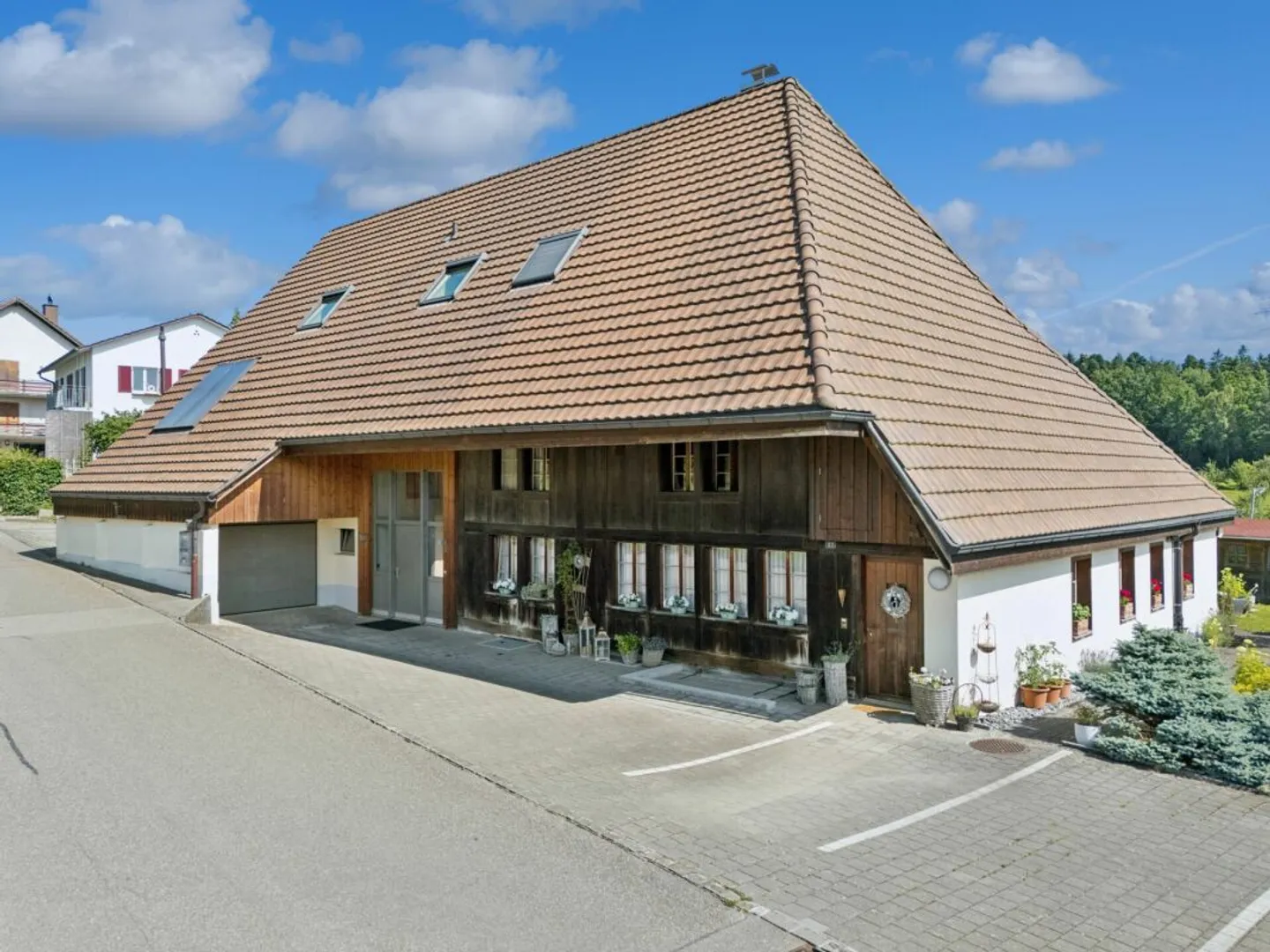 REITSPORT PROPERTY WITH TWO UNITS AND THE POSSIBILITY FOR INDIVIDUAL HORSE KEEPING - Photo 2 of 15