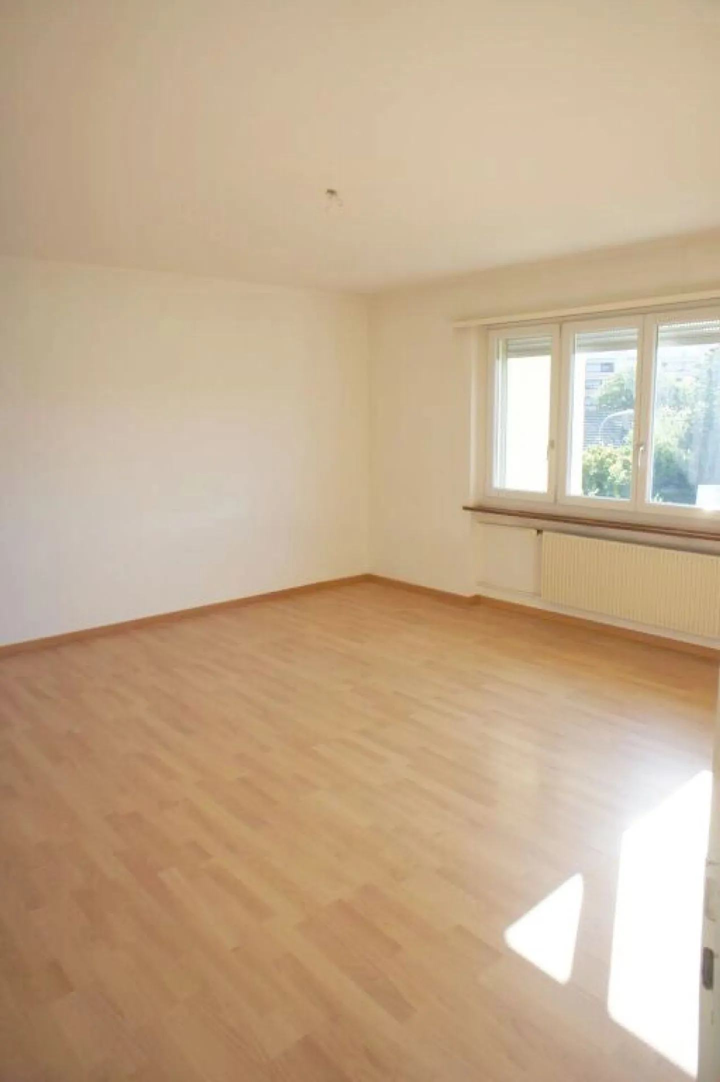 Geräumige Wohnung mit Balkon - Foto 5 von 10