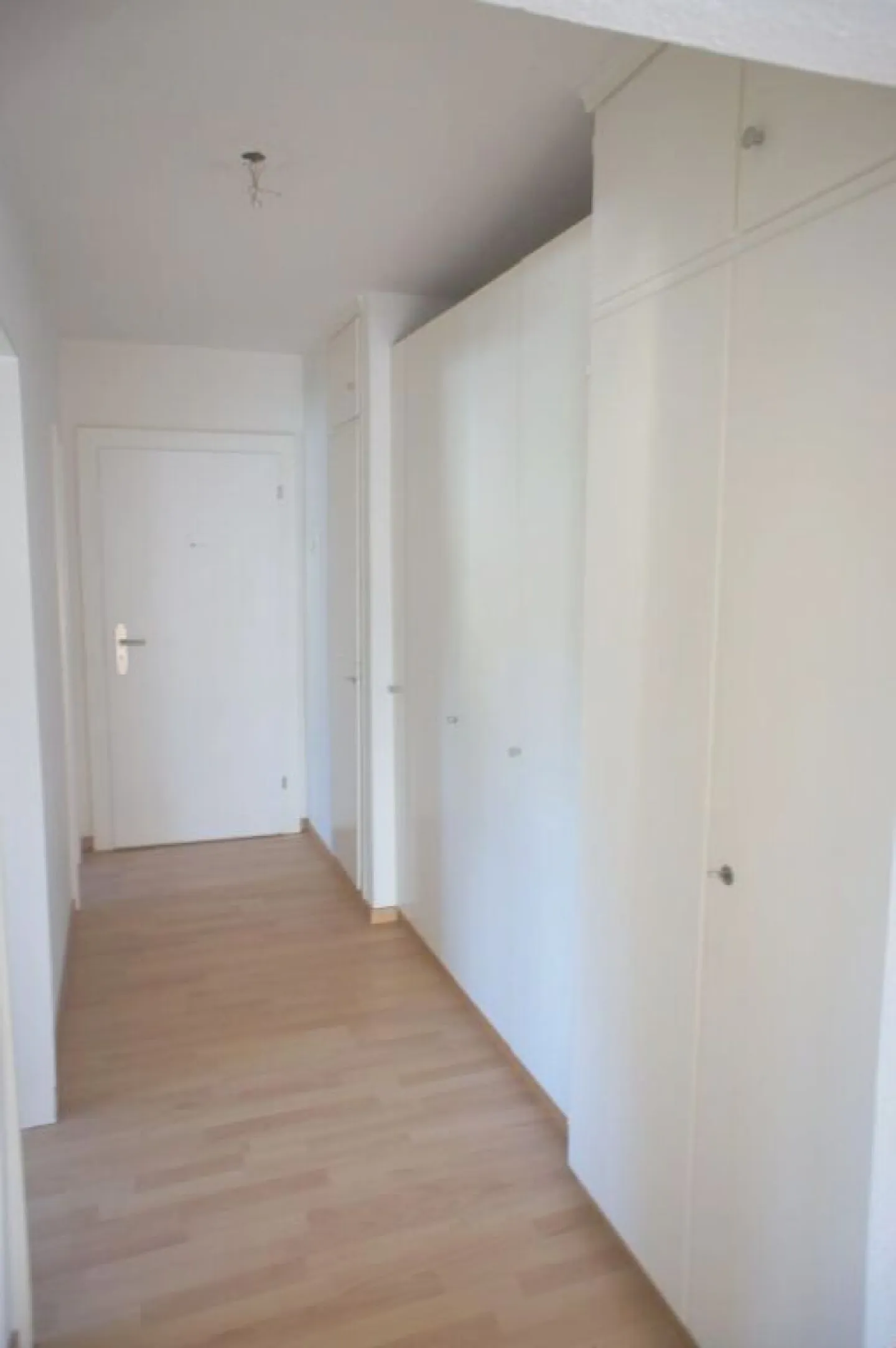 Geräumige Wohnung mit Balkon - Foto 8 von 10