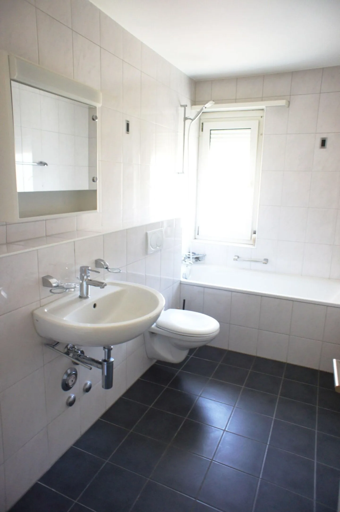 Geräumige Wohnung mit Balkon - Foto 9 von 10