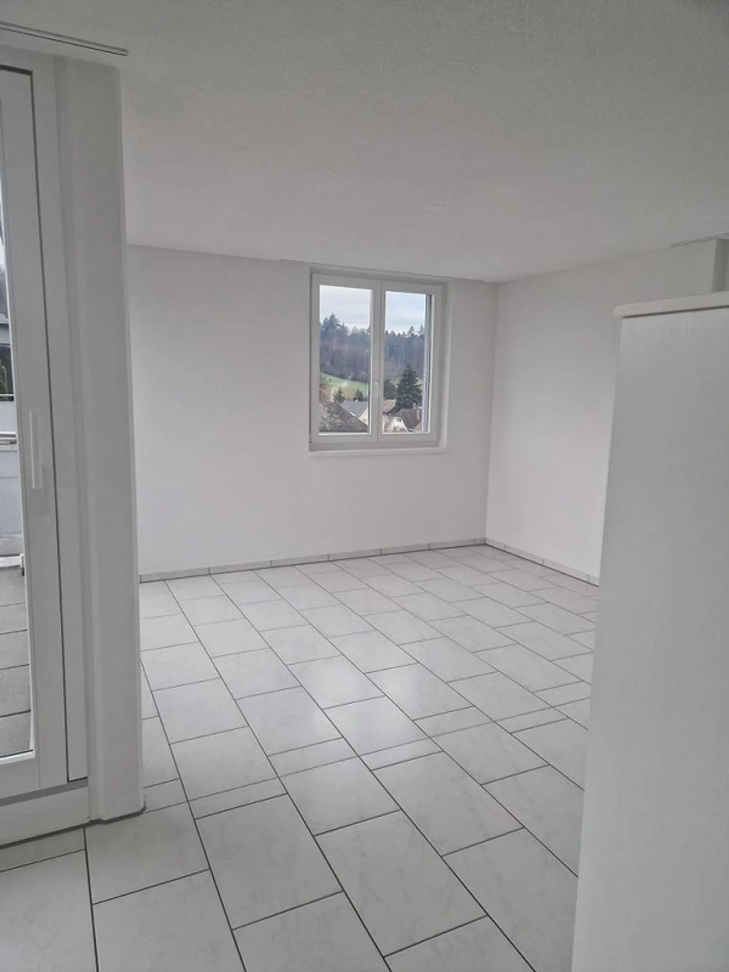 Geräumige Wohnung mit Balkon - Foto 5 von 12