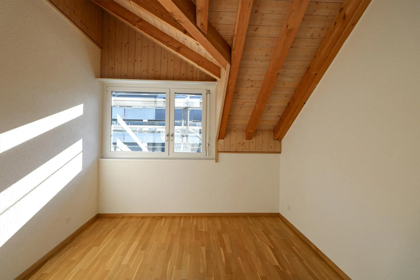 Helle Dachwohnung mit Galerie - Foto 6 von 10