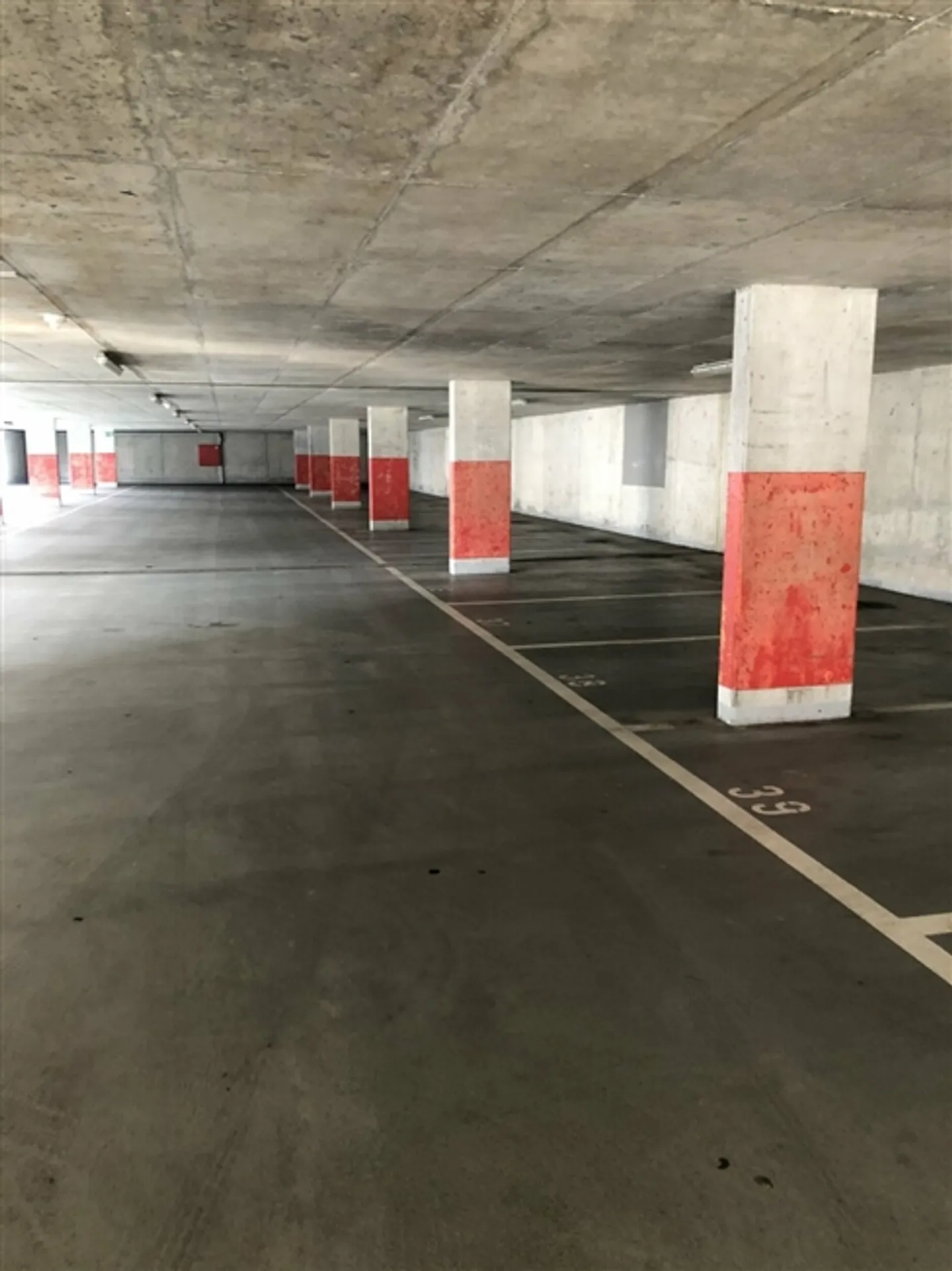 Espace de stationnement couvert - Photo 3 sur 3