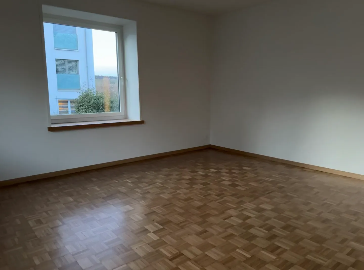 Appartement fraîchement rénové et lumineux dans un quartier calme - Photo 4 sur 10