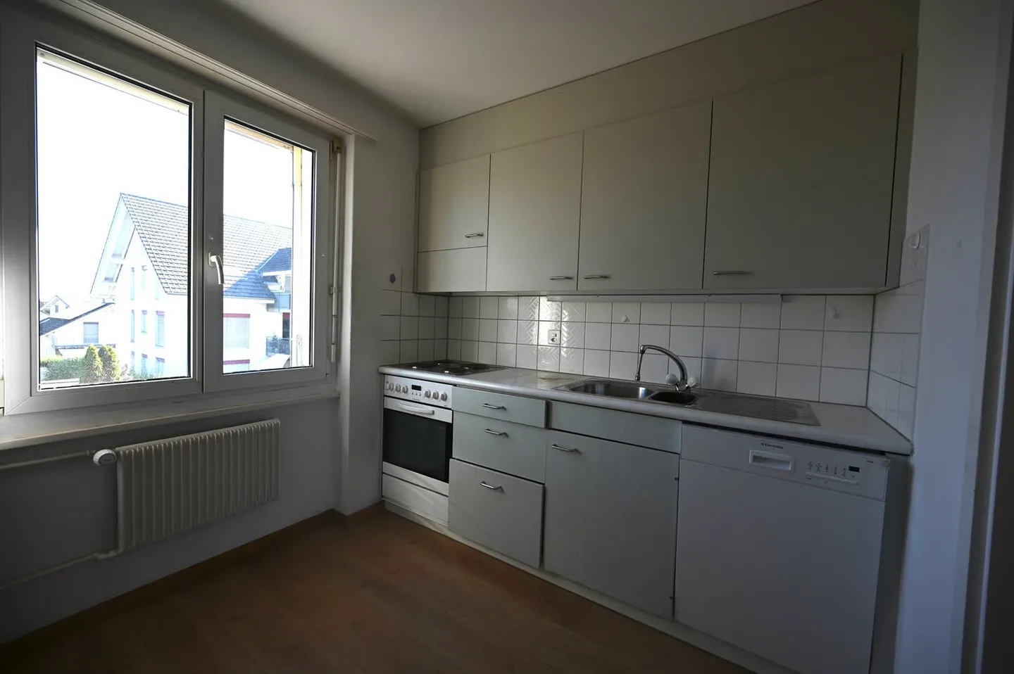 Condominium with great potential - Photo 6 of 13