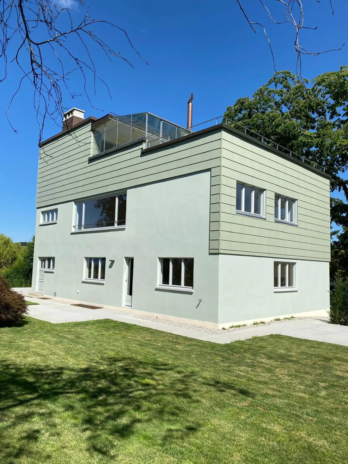 2-unit villa fully renovated with rental income for ground floor housing - Photo 4 of 19