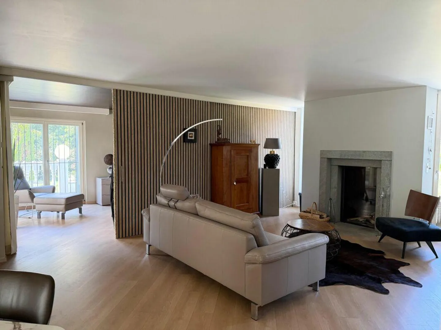 High-quality 2.5-room apartment with terrace and magnificent castle view - Photo 2 of 15