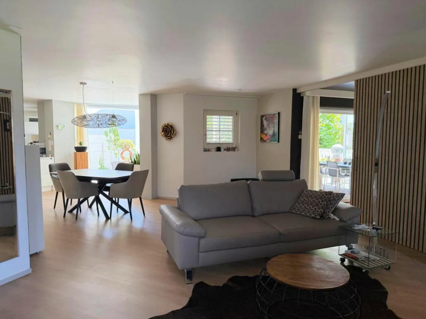High-quality 2.5-room apartment with terrace and magnificent castle view - Photo 3 of 15