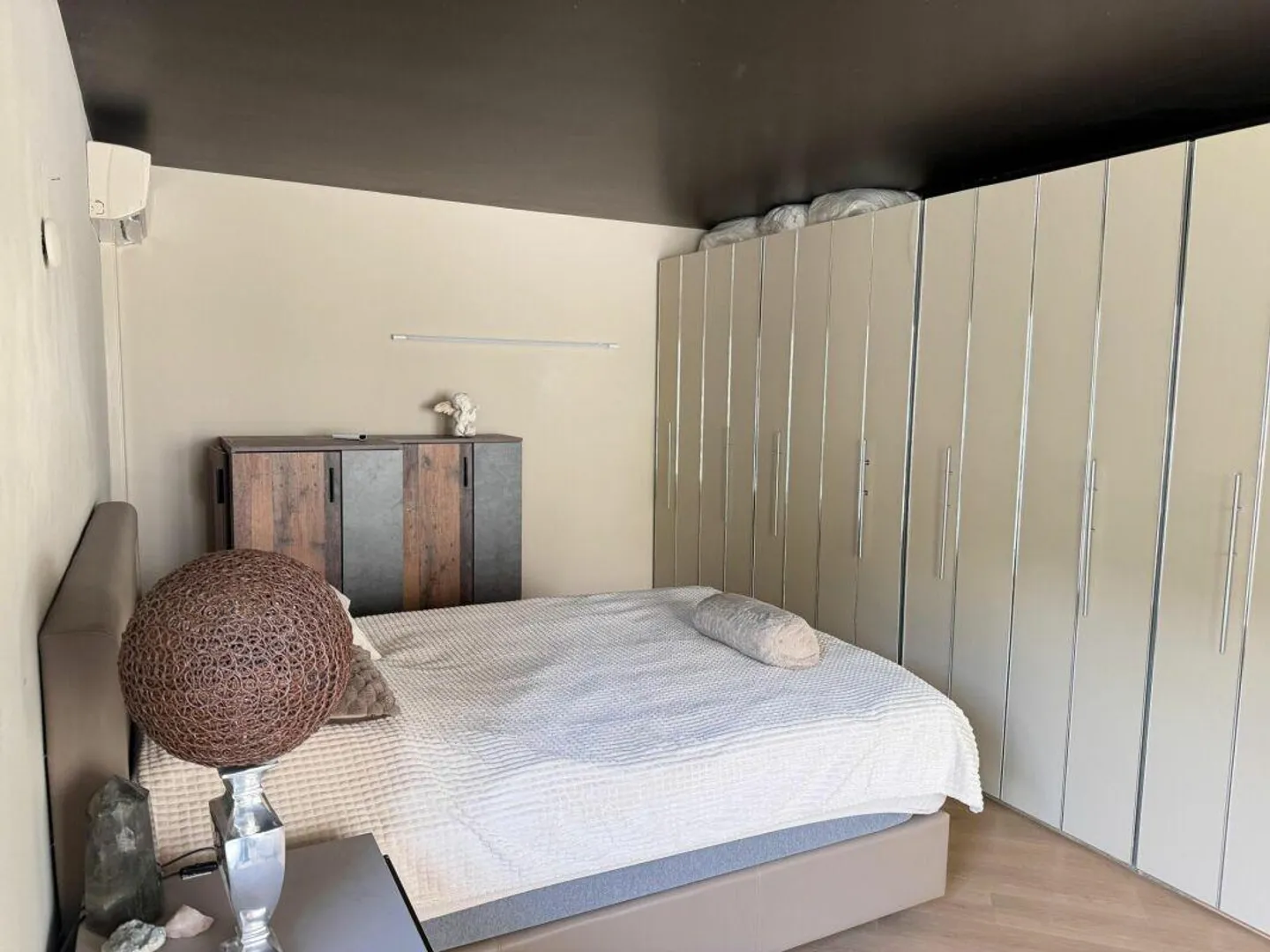 High-quality 2.5-room apartment with terrace and magnificent castle view - Photo 7 of 15