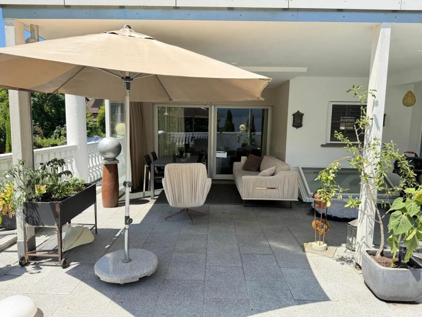 High-quality 2.5-room apartment with terrace and magnificent castle view - Photo 11 of 15
