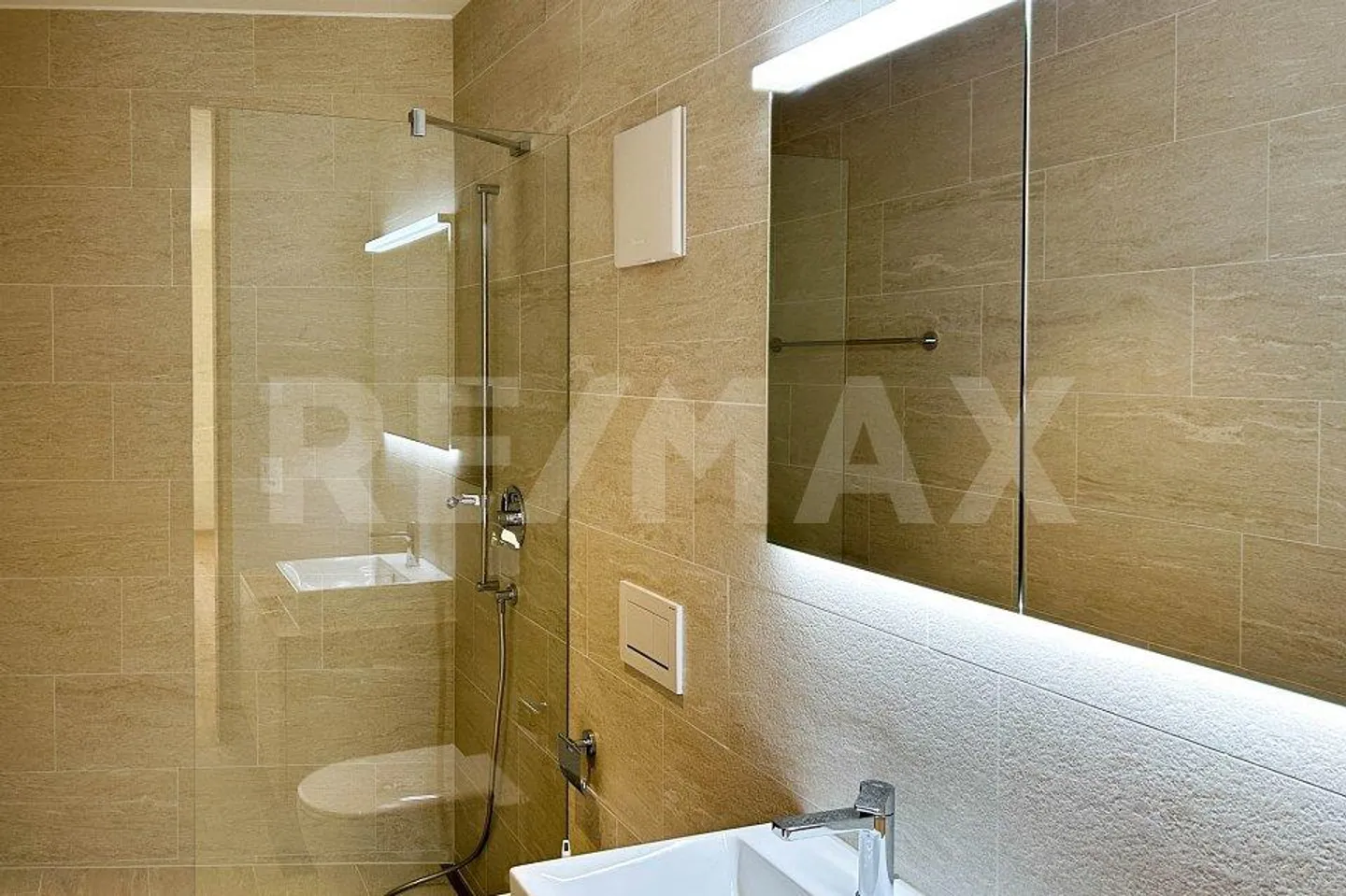 4½ Room Apartment on the 1st Floor, No. 08 - Photo 6 of 13