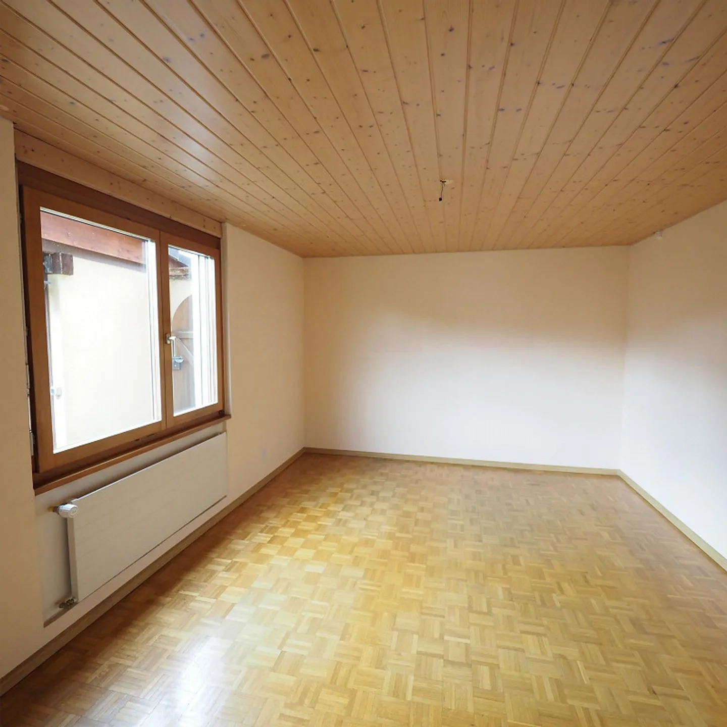 Casa unifamiliare di 4,5 stanze con potenziale per investitori individuali - Foto 6 di 16