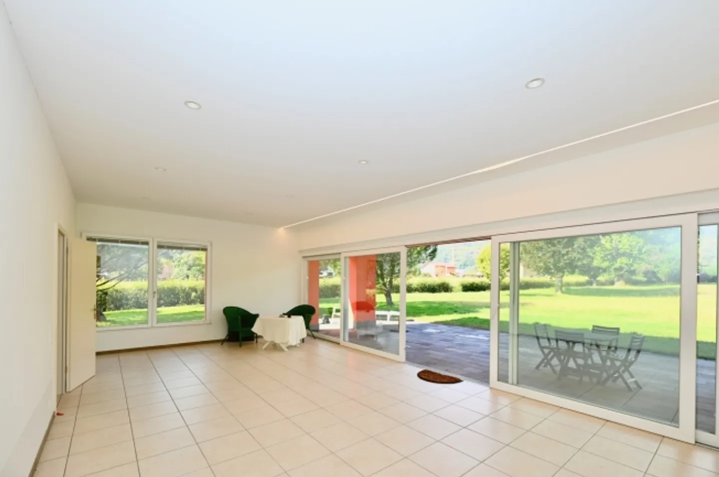 Villa au milieu des verts entre le lac de Lugano et le terrain de golf - Photo 9 sur 20