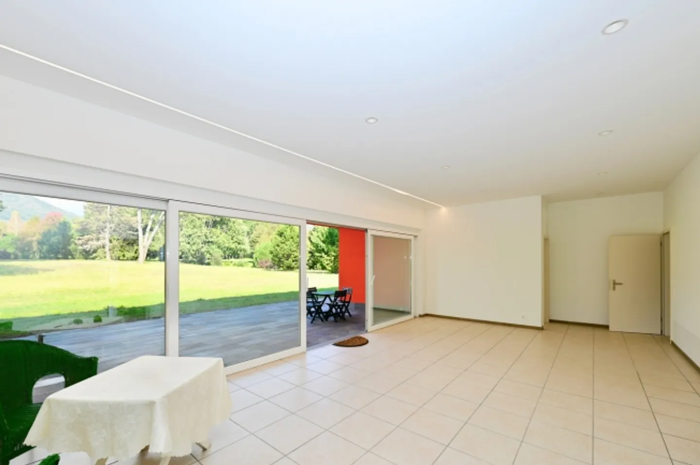 Villa au milieu des verts entre le lac de Lugano et le terrain de golf - Photo 10 sur 20