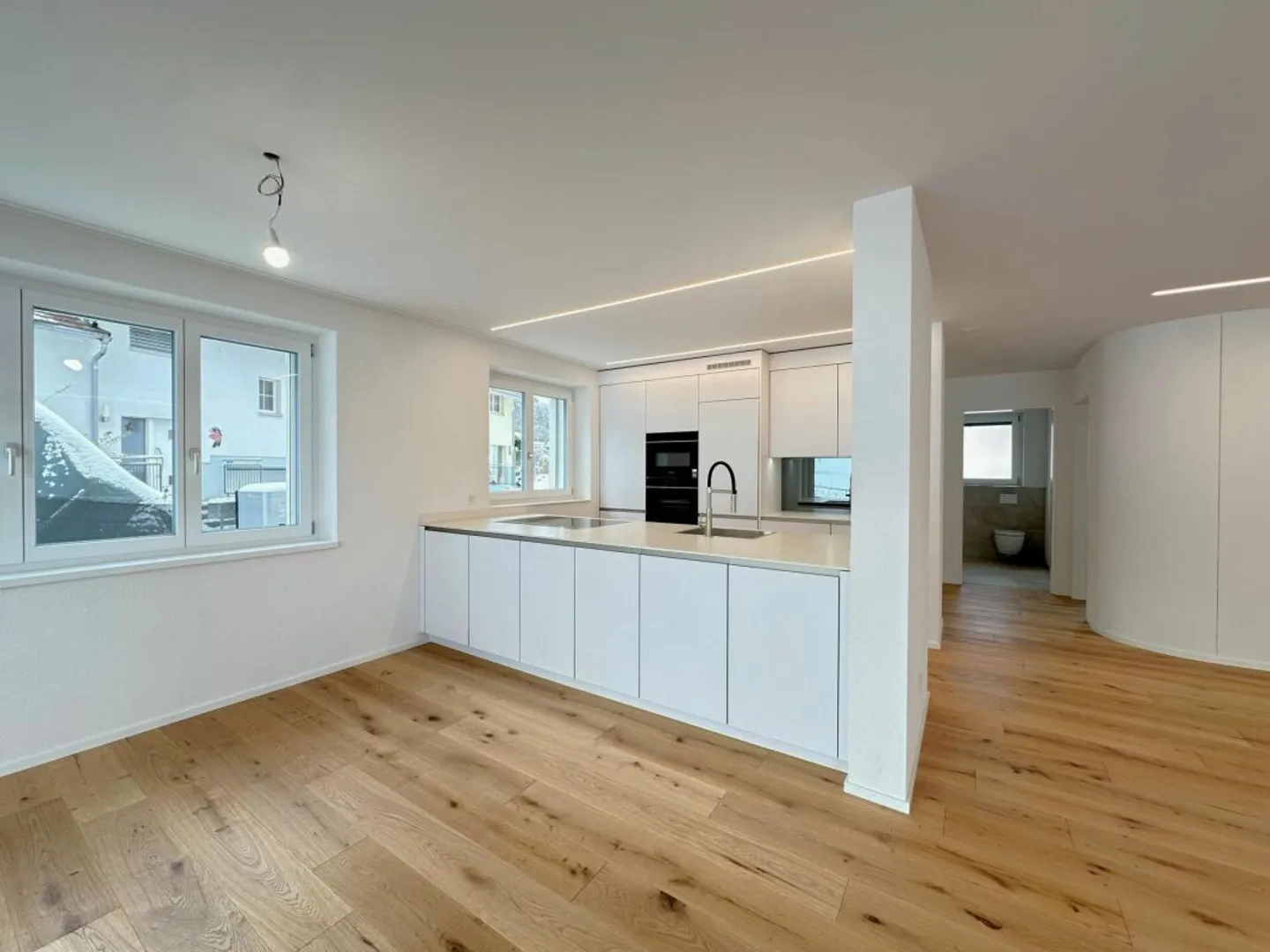 Drei 5.5 Zimmer Wohnhaus - charmant, naturnah, individuell - Foto 4 von 10