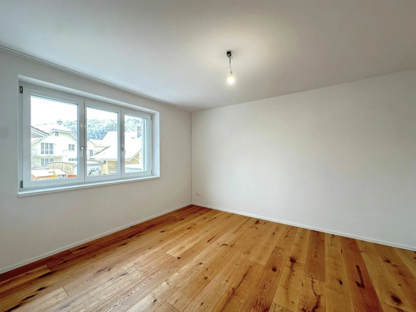 Drei 5.5 Zimmer Wohnhaus - charmant, naturnah, individuell - Foto 5 von 10