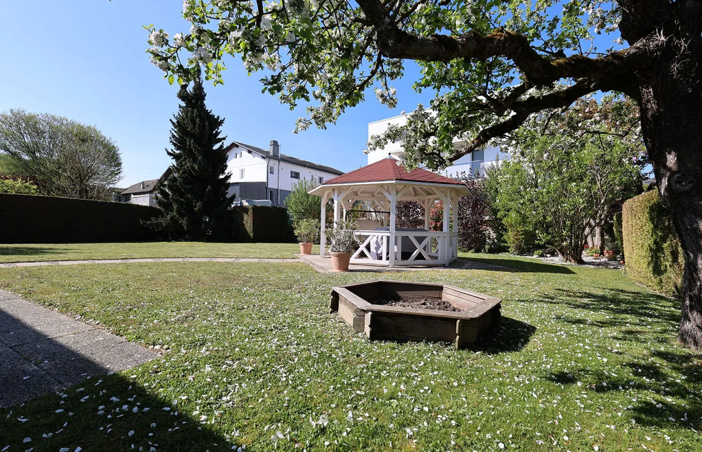 Proprietà affascinante di 6,5 stanze a Corminboeuf - Foto 2 di 12