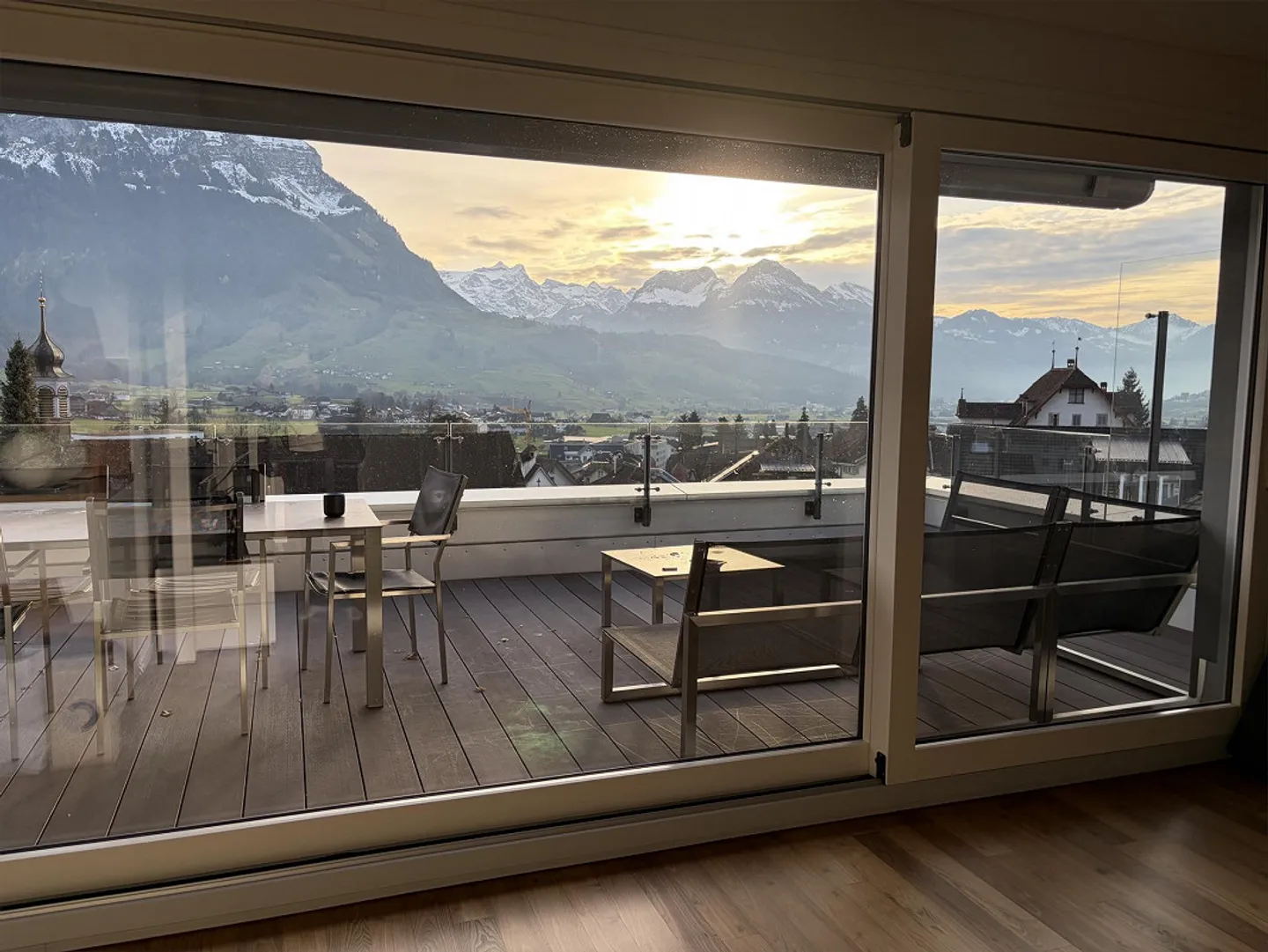 3-room penthouse apartment – Living above the rooftops - Photo 7 of 17