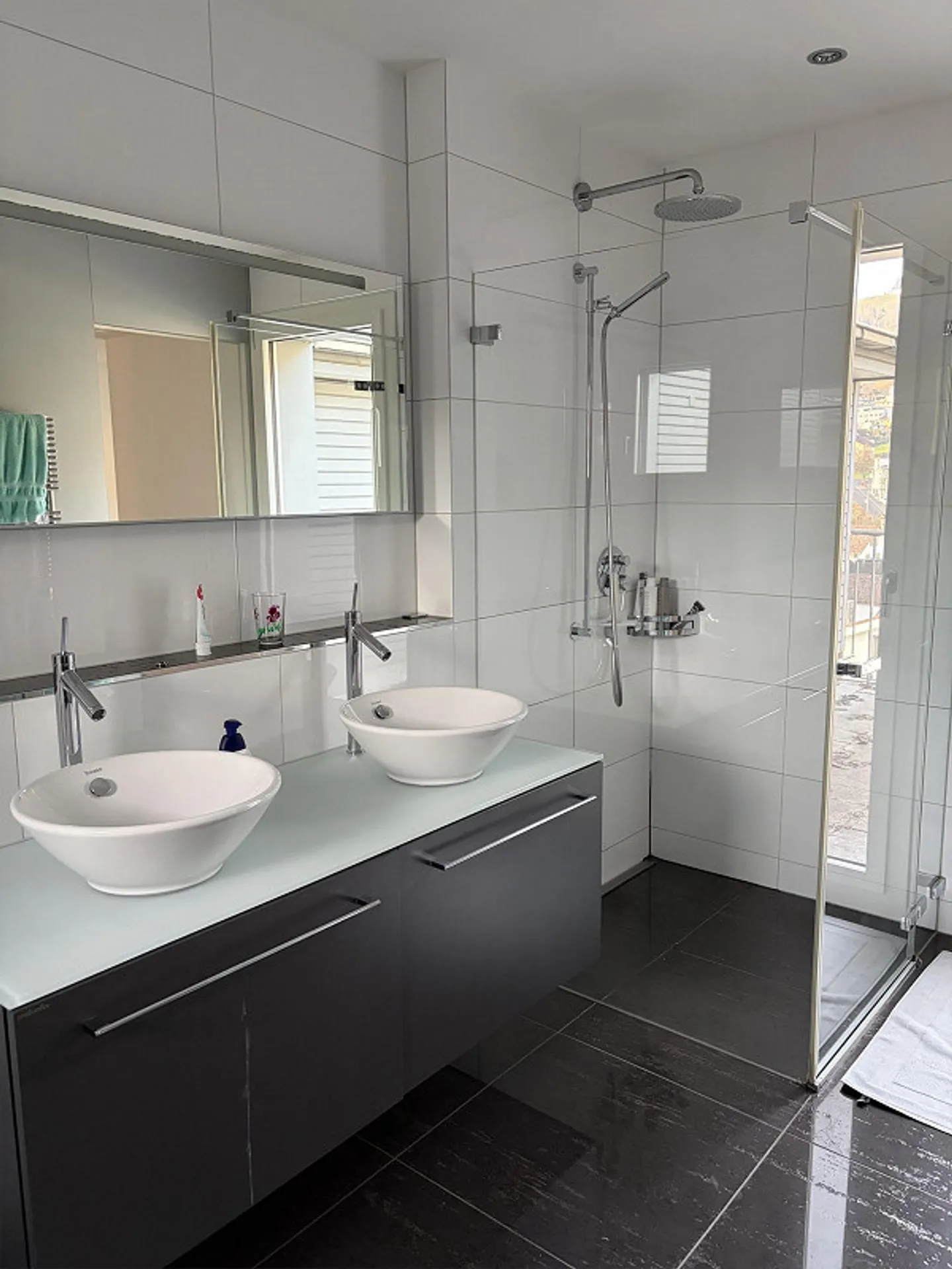 3-room penthouse apartment – Living above the rooftops - Photo 10 of 17