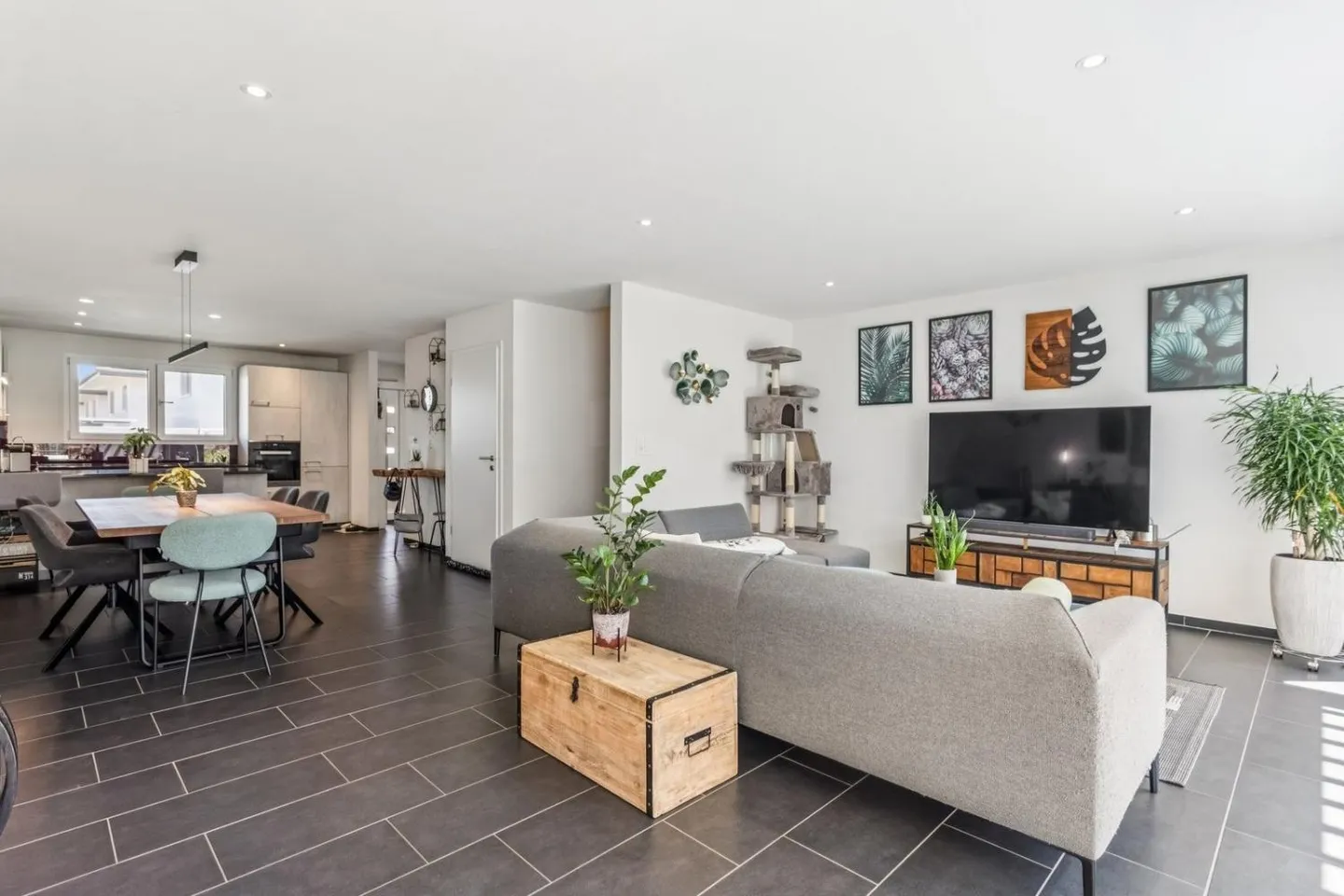 Maison de ville moderne au cœur du village - Photo 5 sur 12