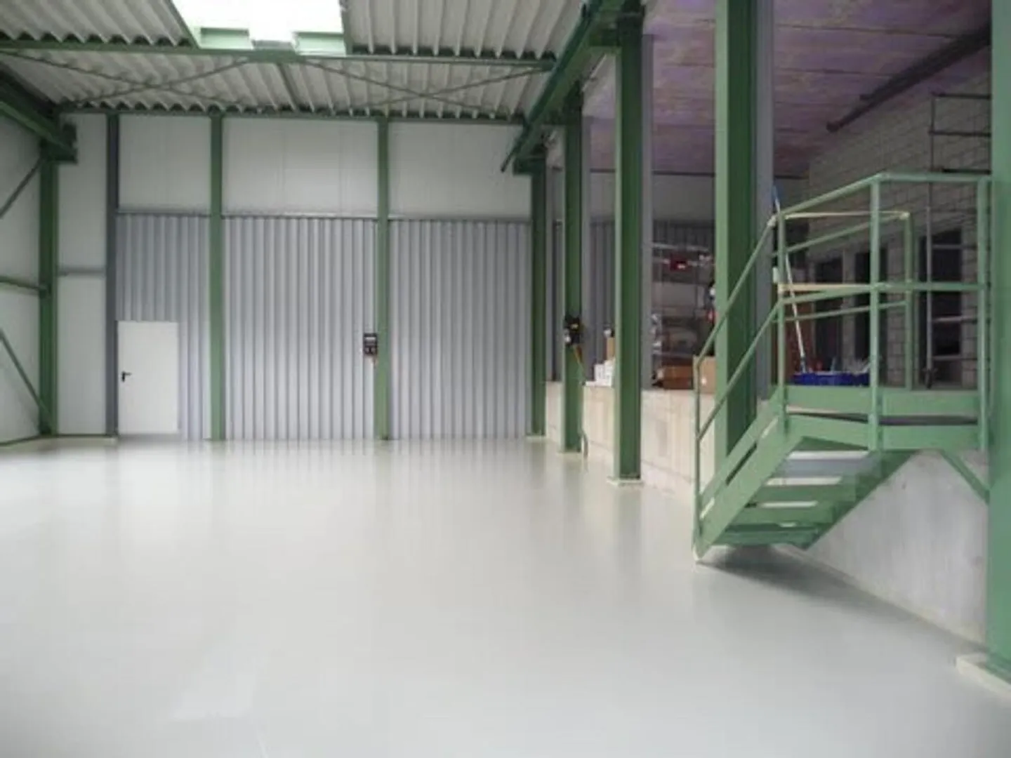 Officina con appartamento di 4,5 stanze - Foto 5 di 13