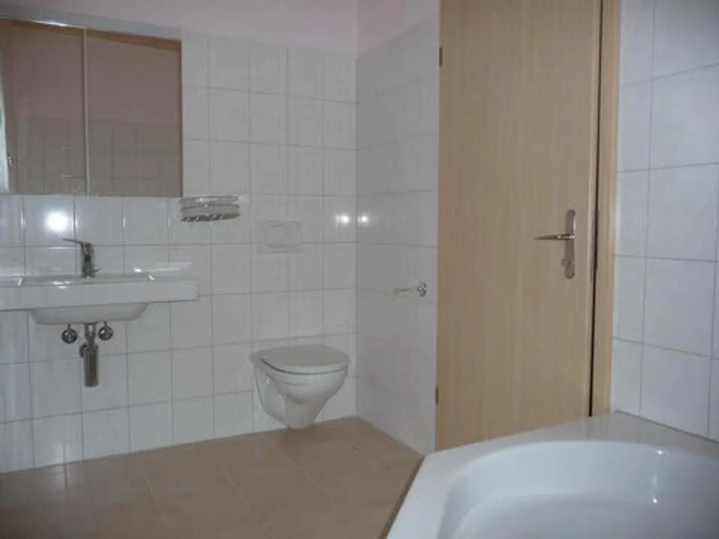 Officina con appartamento di 4,5 stanze - Foto 13 di 13