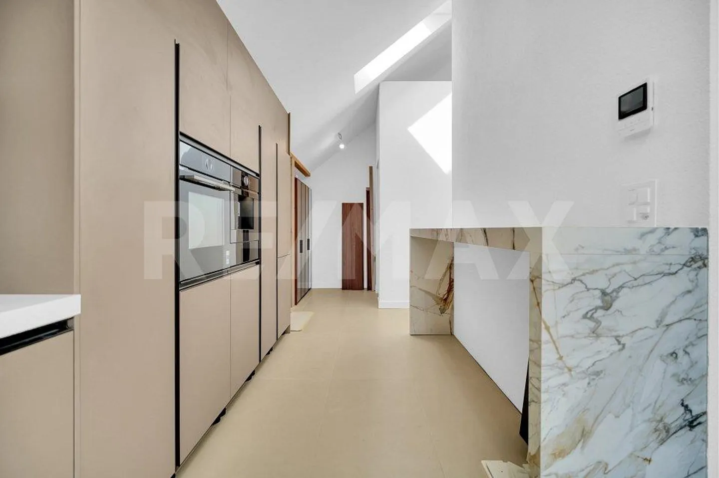 Appartamento in affitto - Foto 4 di 10