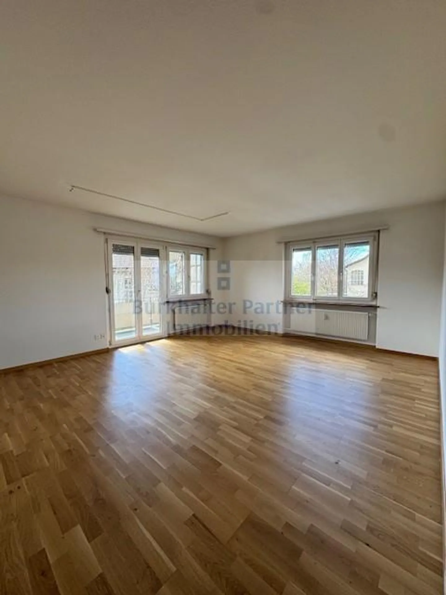 Bright and spacious 3.5-room apartment for rent - Photo 1 of 11