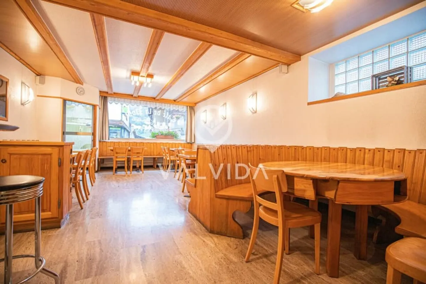 Restaurant de la Poste incluant un appartement de 4,5 pièces - Photo 3 sur 12