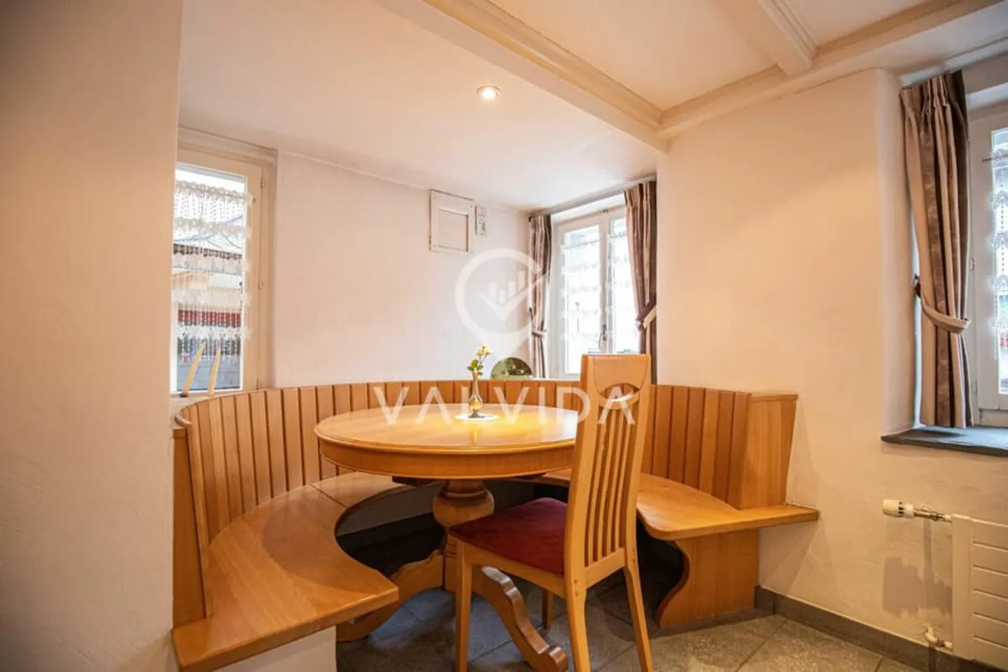 Restaurant de la Poste incluant un appartement de 4,5 pièces - Photo 7 sur 12