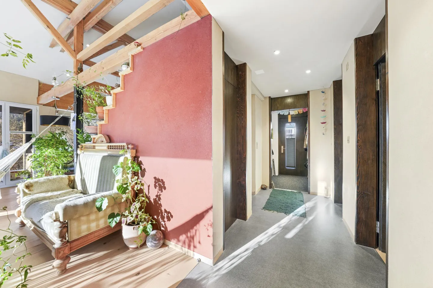 Casa unifamiliare sostenibile e stilosa con appartamento in una posizione tranquilla - Foto 5 di 18