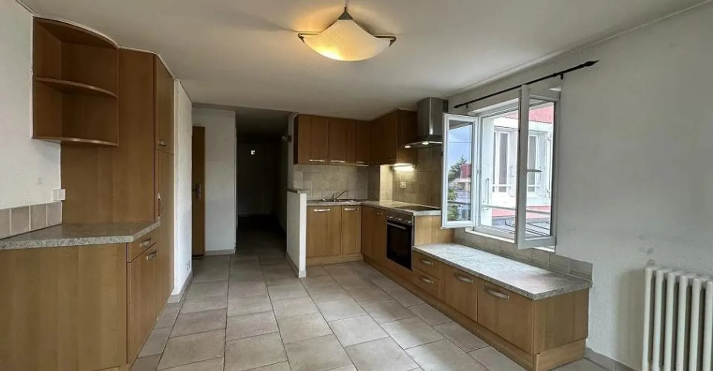 4.5-room apartment on the 1st floor with a terrace - Photo 4 of 11