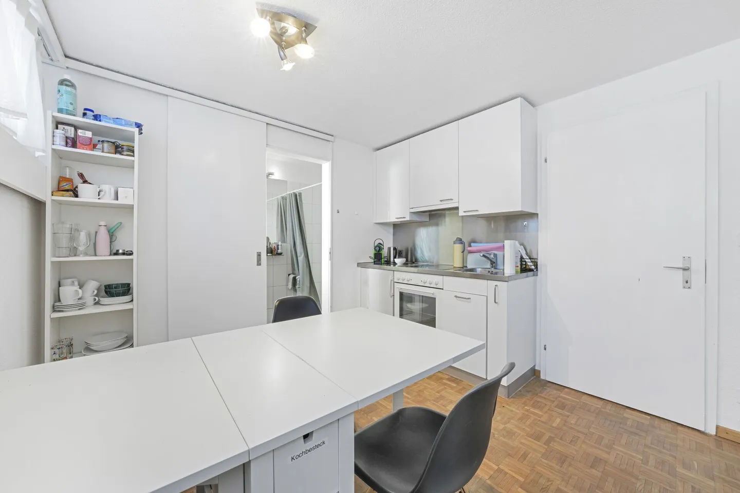 Casa unifamiliare sostenibile e stilosa con appartamento in una posizione tranquilla - Foto 12 di 18