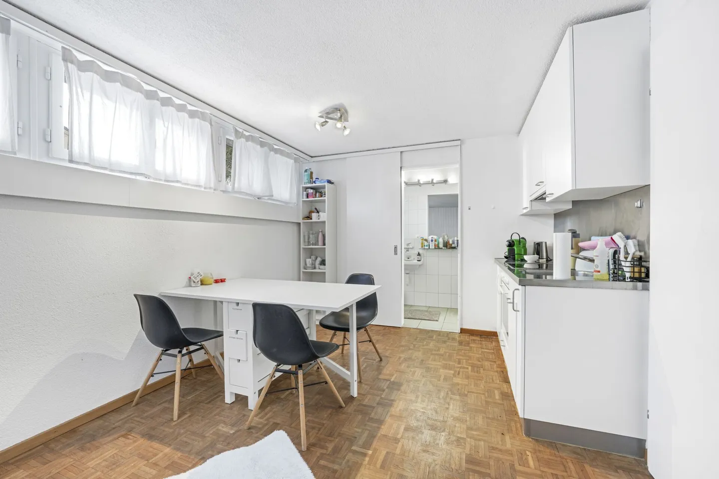 Casa unifamiliare sostenibile e stilosa con appartamento in una posizione tranquilla - Foto 13 di 18