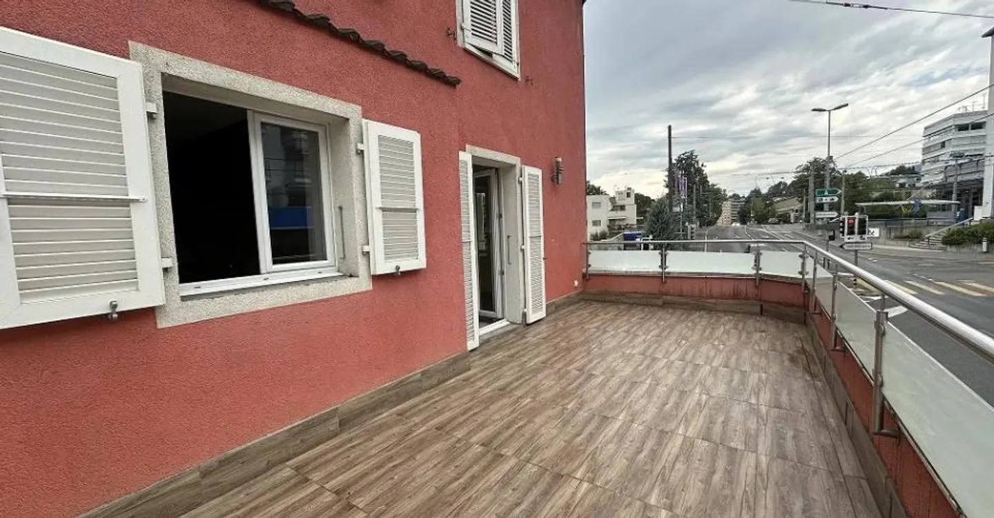4.5-room apartment on the 1st floor with a terrace - Photo 3 of 11
