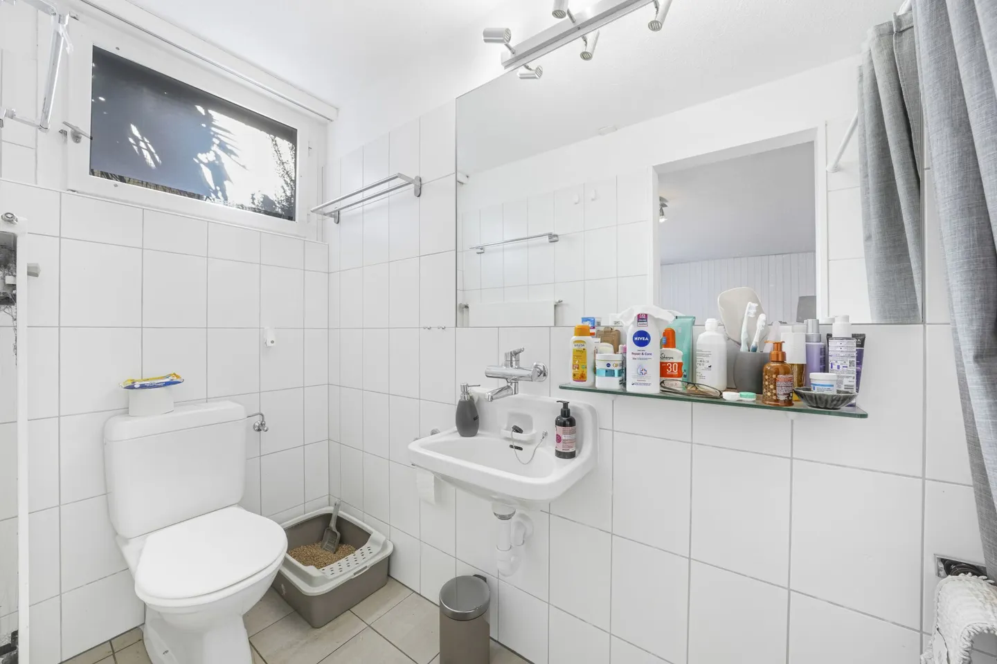 Casa unifamiliare sostenibile e stilosa con appartamento in una posizione tranquilla - Foto 14 di 18