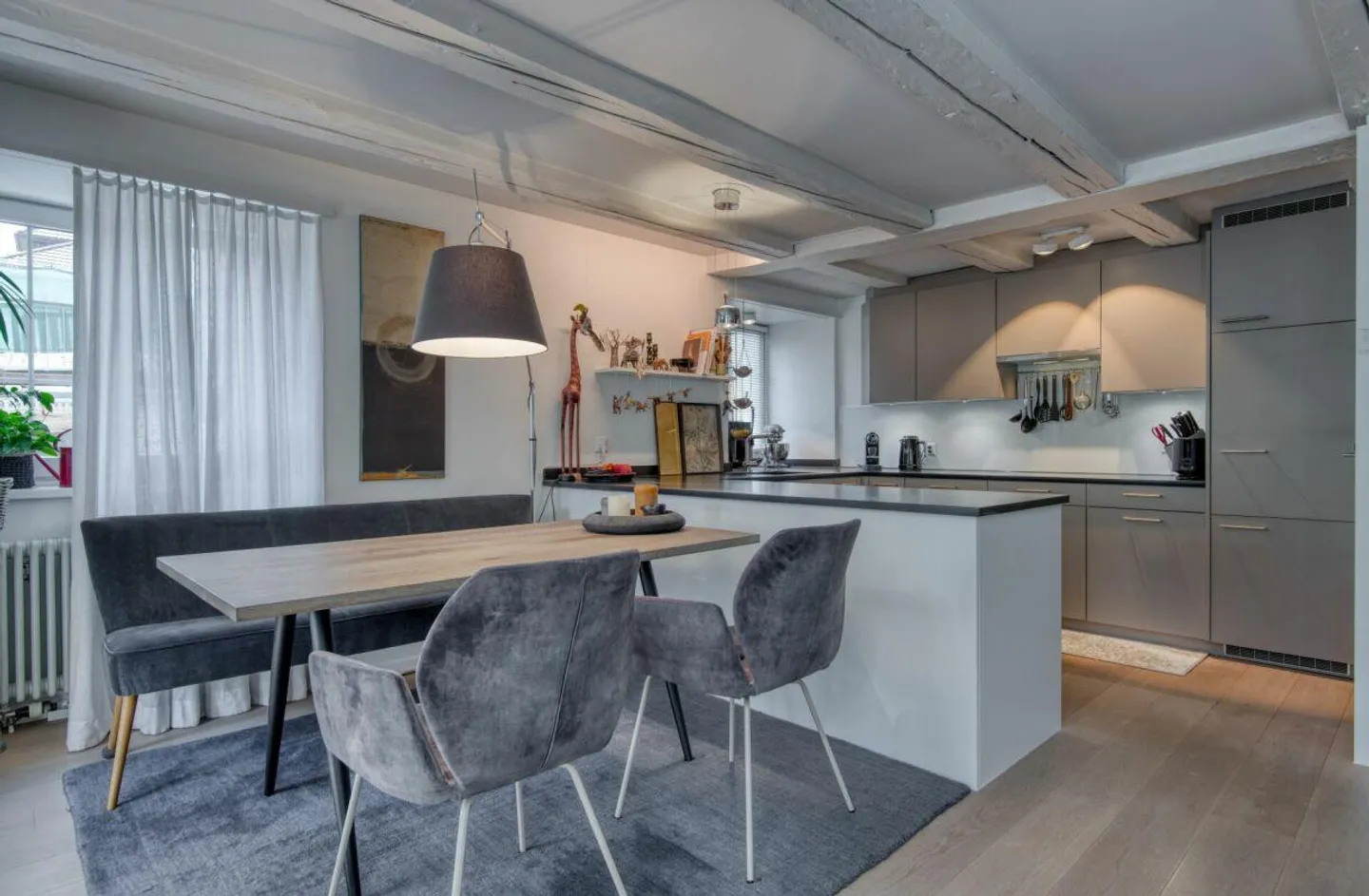 Appartement 3,5 pièces : vivre avec caractère et charme dans un historique ... - Photo 10 sur 11