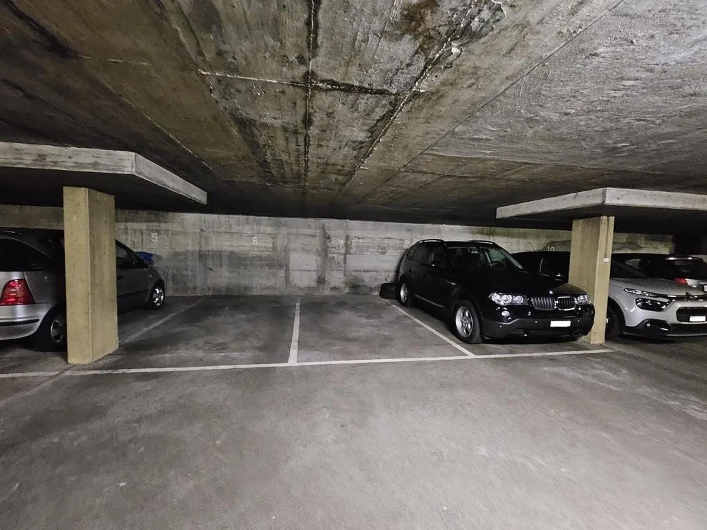 Parking space for rent - Photo 2 of 2