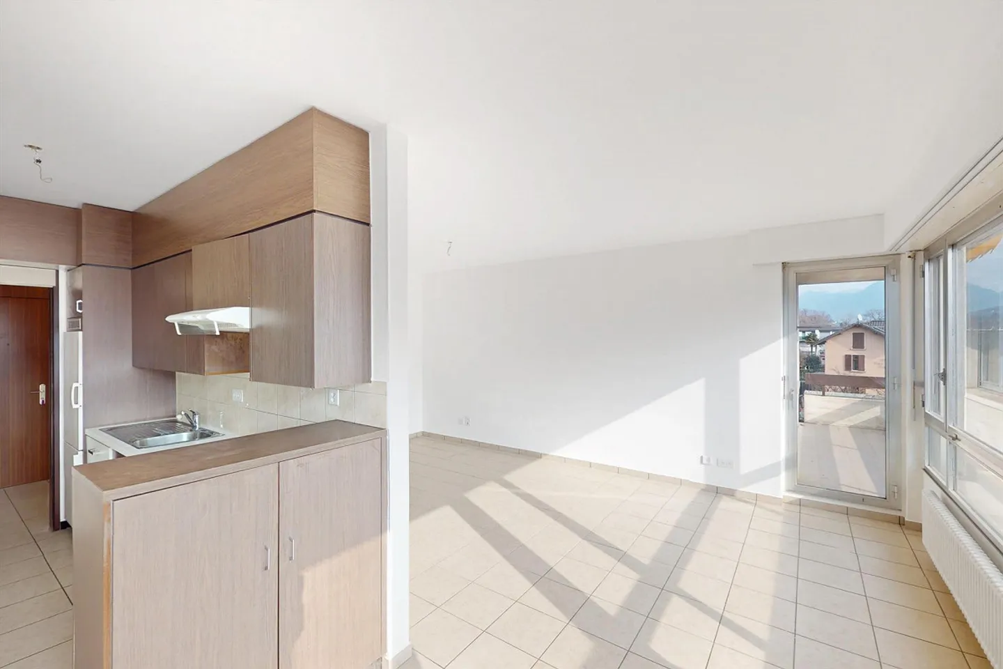 Appartement spacieux et lumineux de 3,5 pièces près du lac - Photo 3 sur 11