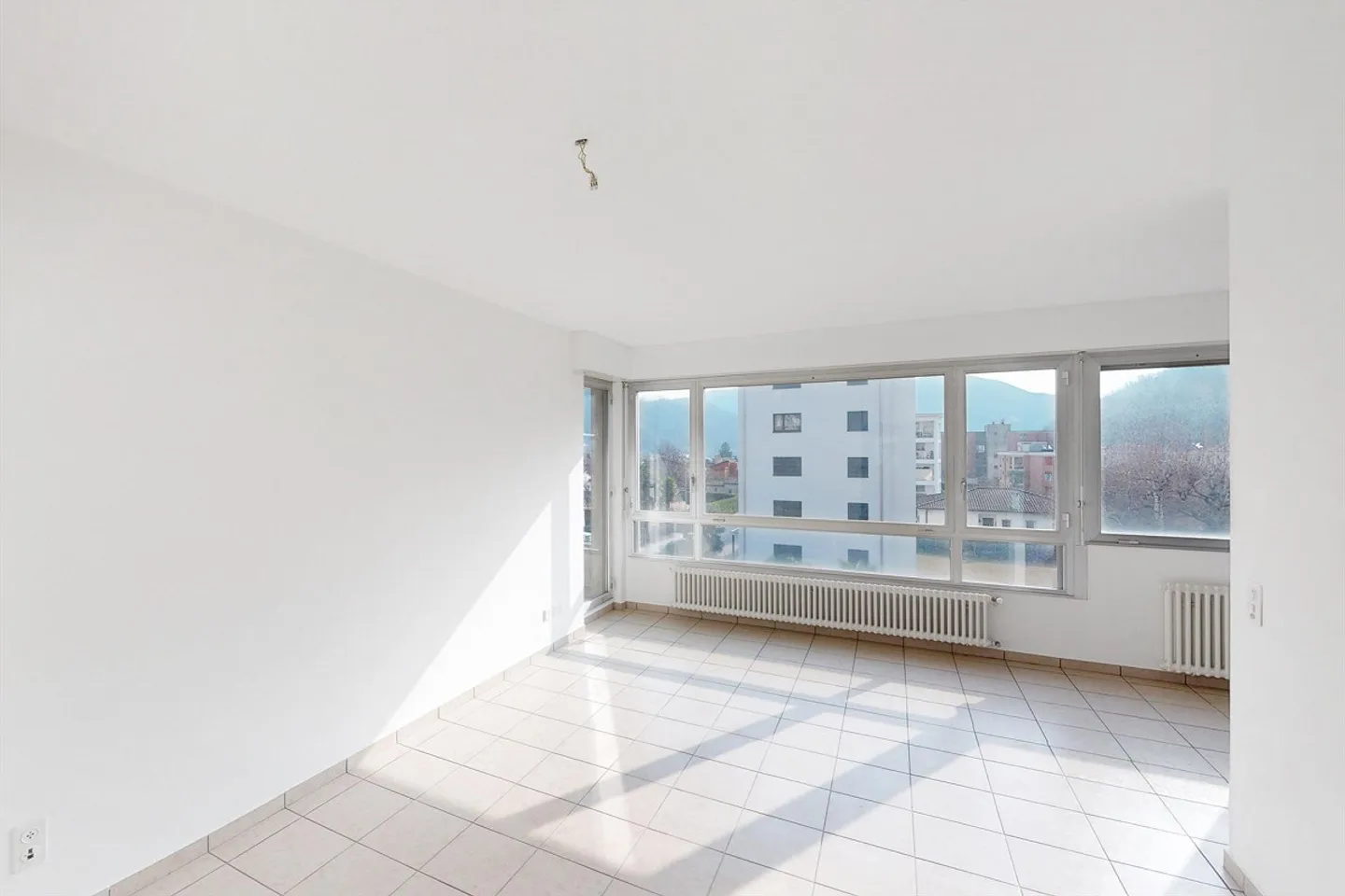 Appartement spacieux et lumineux de 3,5 pièces près du lac - Photo 6 sur 11