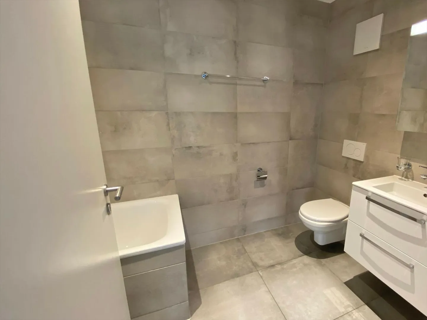 Appartement de 4.5 pièces avec accès à un jardin commun - Foto 7 von 10