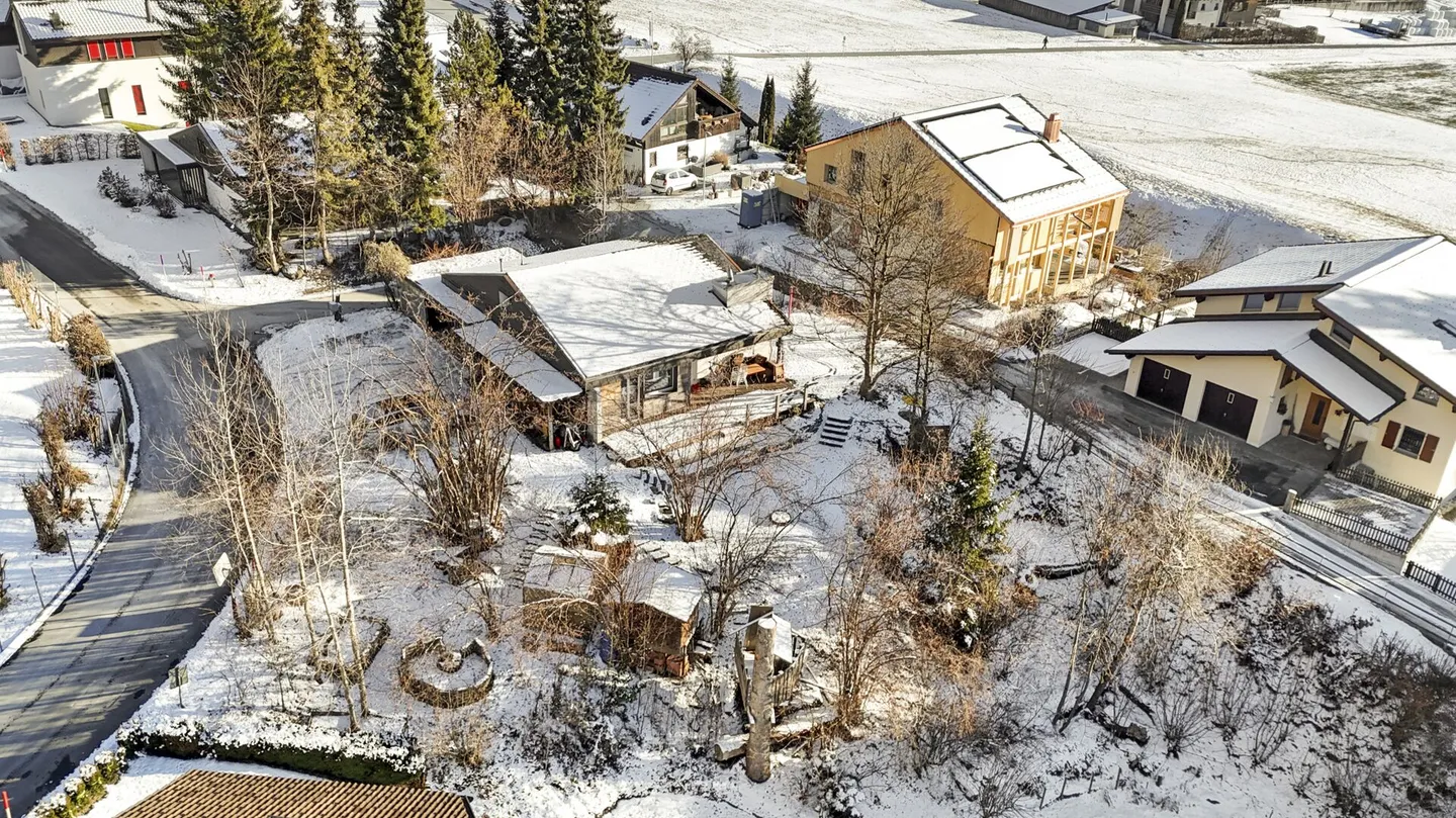 Casa unifamiliare sostenibile e stilosa con appartamento in una posizione tranquilla - Foto 17 di 18