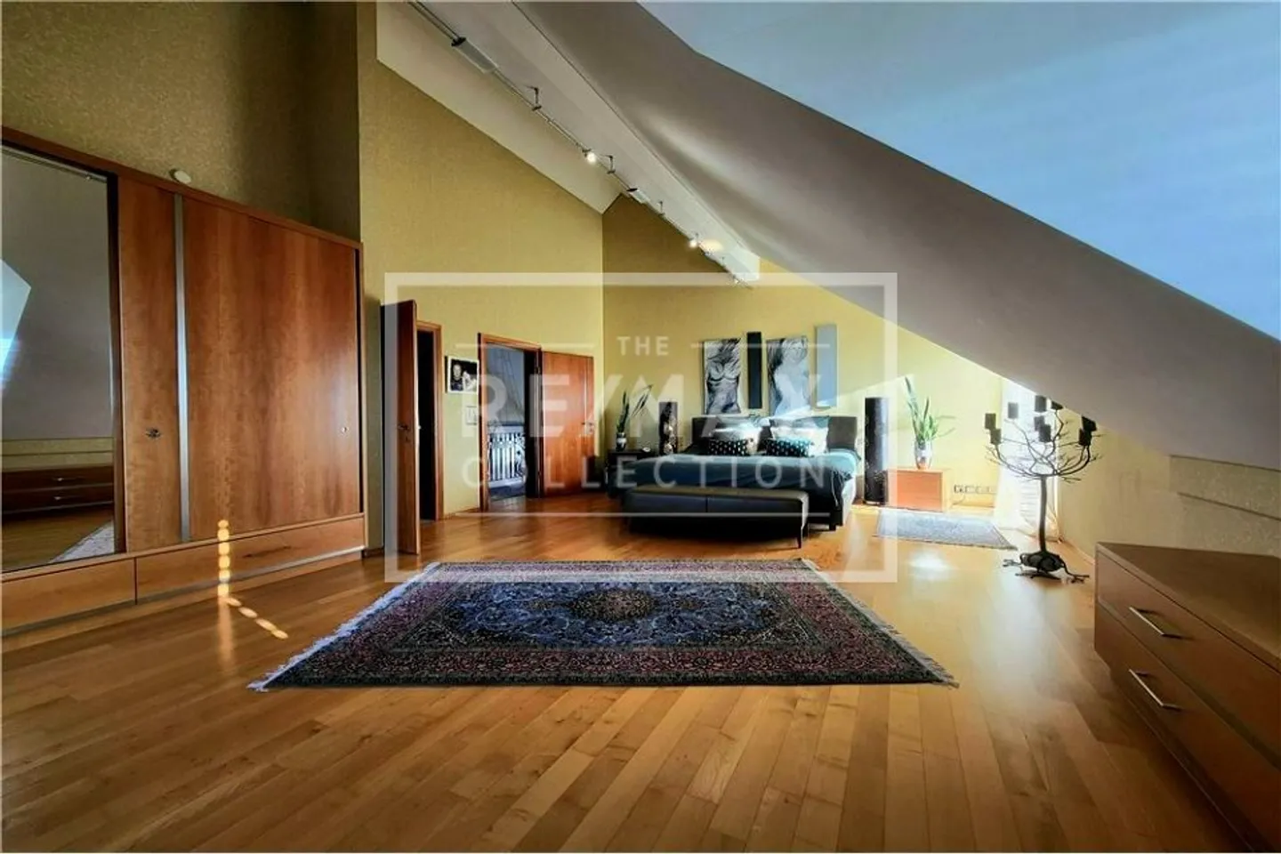 Elegante Villa mit mediterranem Garten - Foto 8 von 13